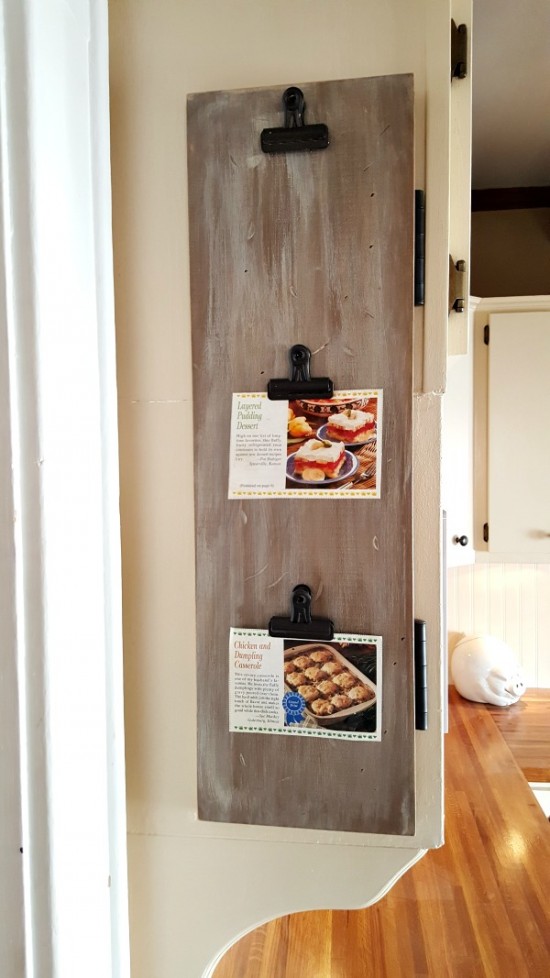 DIY Recipe Holder with Hinges - Keep your paper recipes at eye level with this easy kitchen DIY project